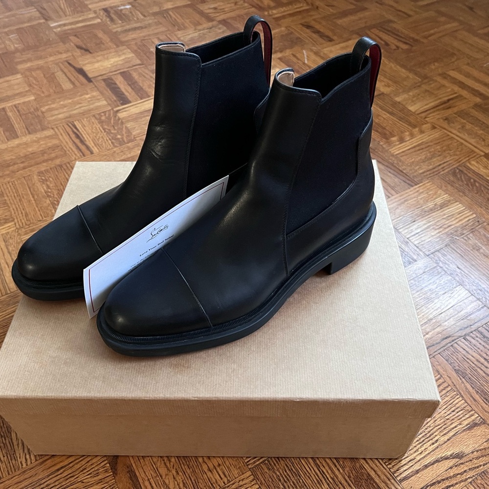 Christian Louboutin Urbino Chelsea Flat 41 Black